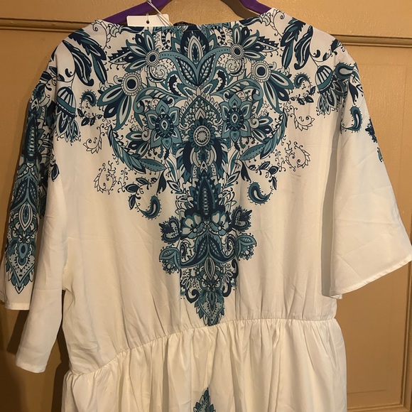 BloomChic White and Blue Flutter Sleeve Sundress size 12 - Picture 5 of 5